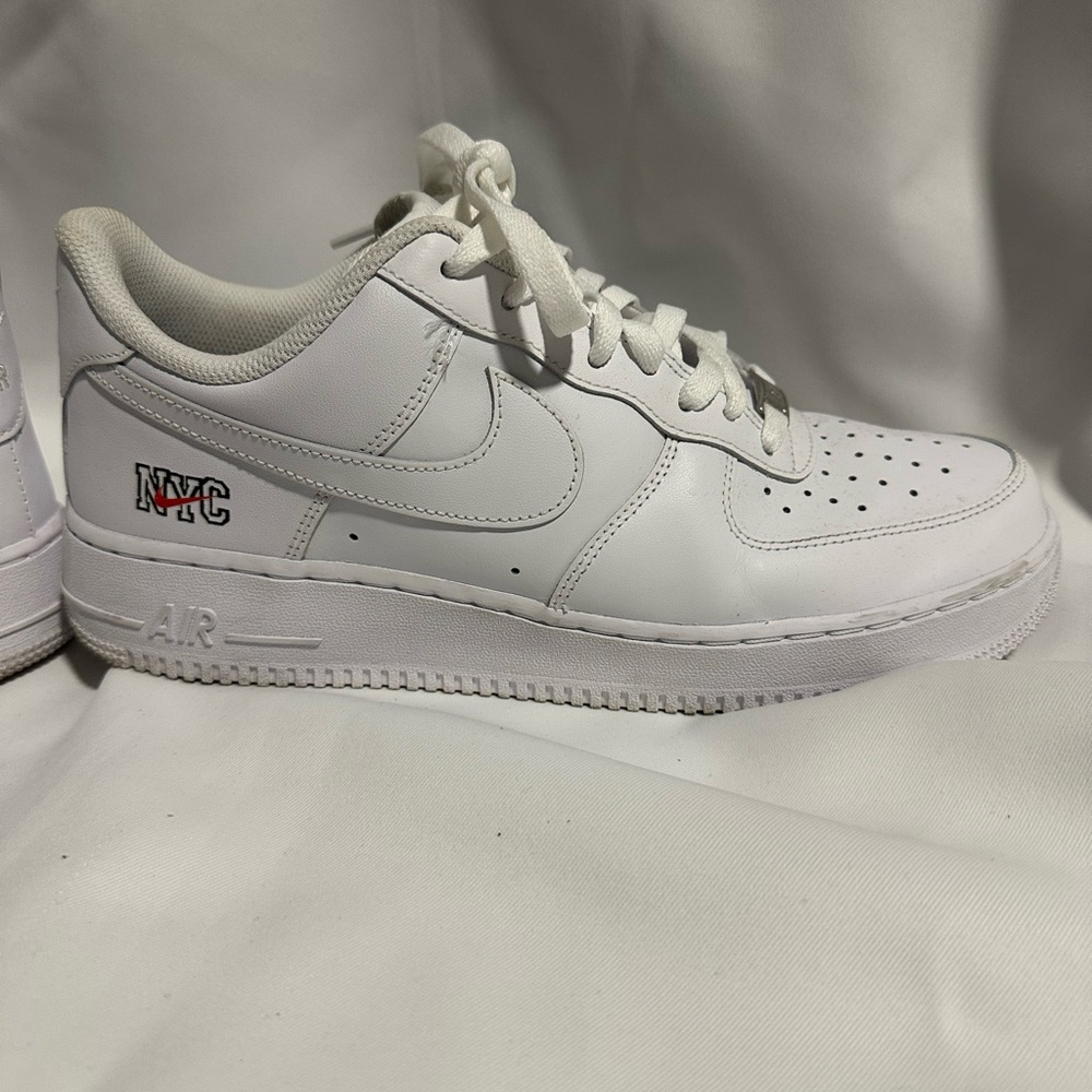 Low Nike Air Force 1 custom NYC White Sneakers